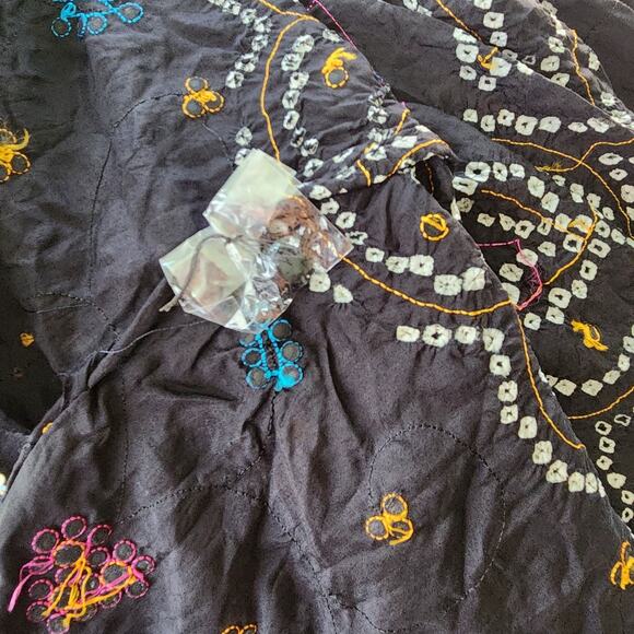 Alka Vora Maxi Skirt 100% Silk Embroidered Gypsy One Size Black Tiered Boho New - Picture 12 of 12